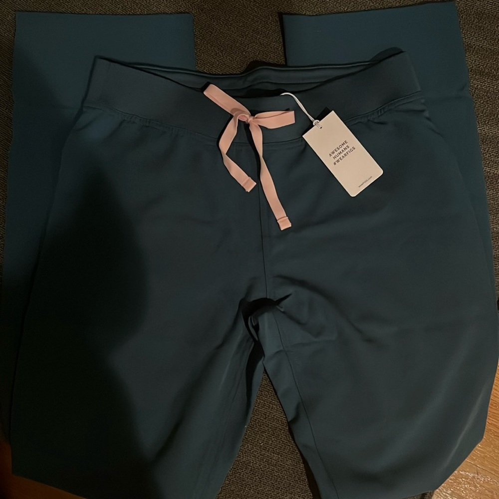 Figs women's Caribbean Blue Livingston™ - Basic Scrub Pants - S - Tall